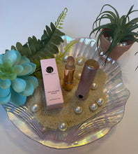 Cargar imagen en el visor de la galería, Gold Leaf Limited Lip Balm