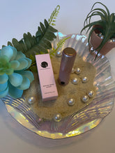 Cargar imagen en el visor de la galería, Gold Leaf Limited Lip Balm