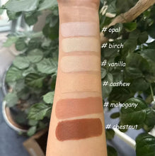 Cargar imagen en el visor de la galería, CH Foundation Stick Tint Moisturizer